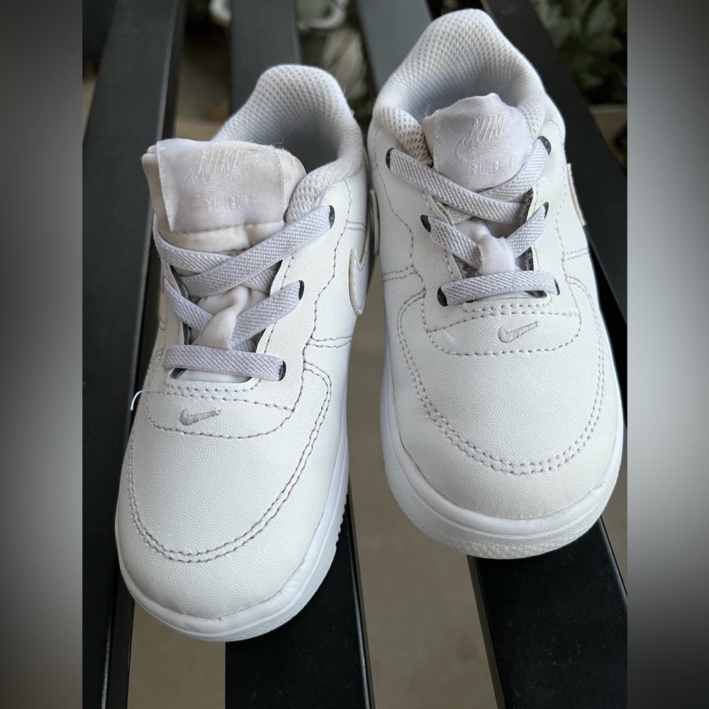 Air forces size 8c